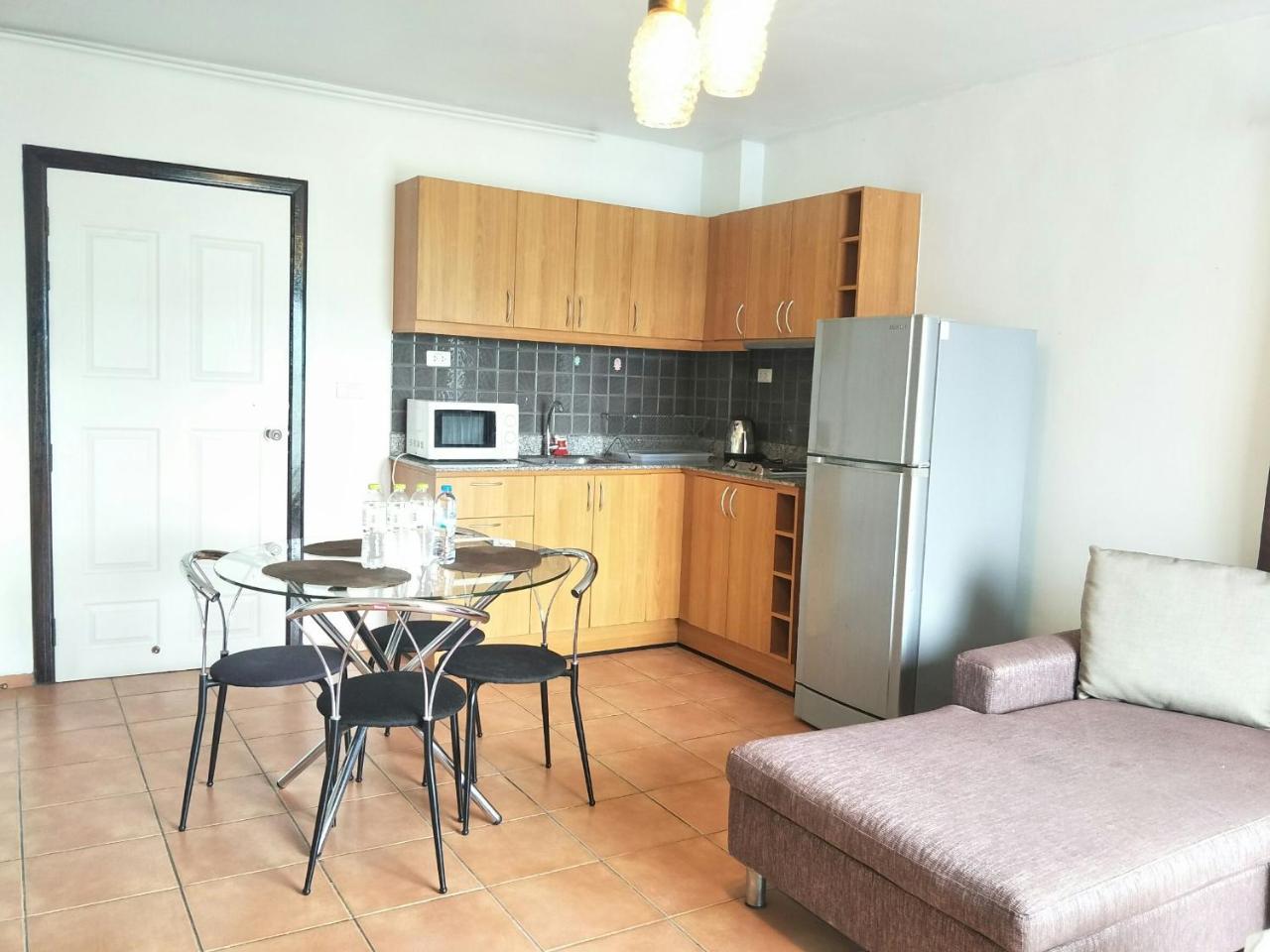 Lomsabai Apartments Bangszen Kültér fotó