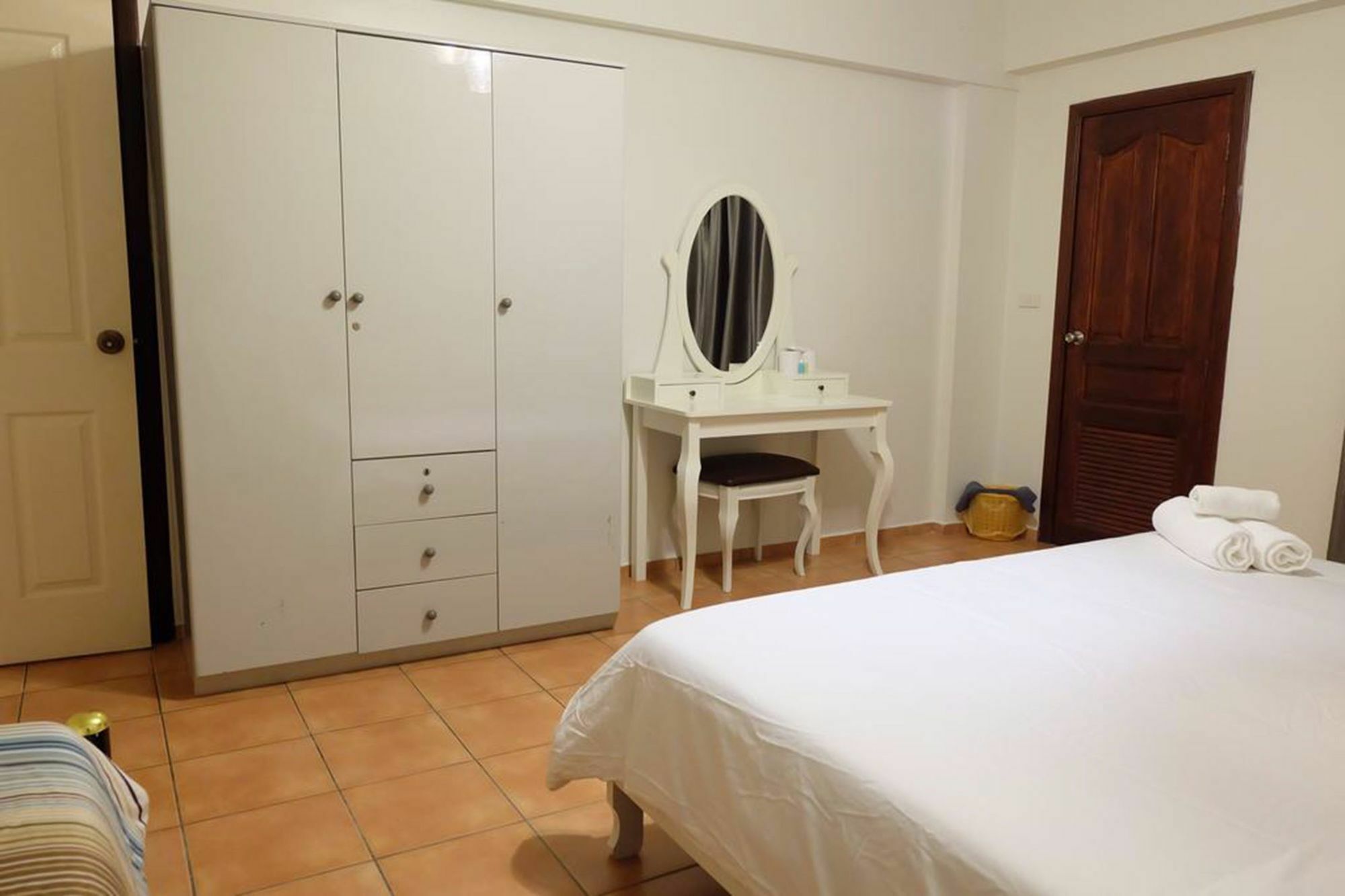 Lomsabai Apartments Bangszen Kültér fotó