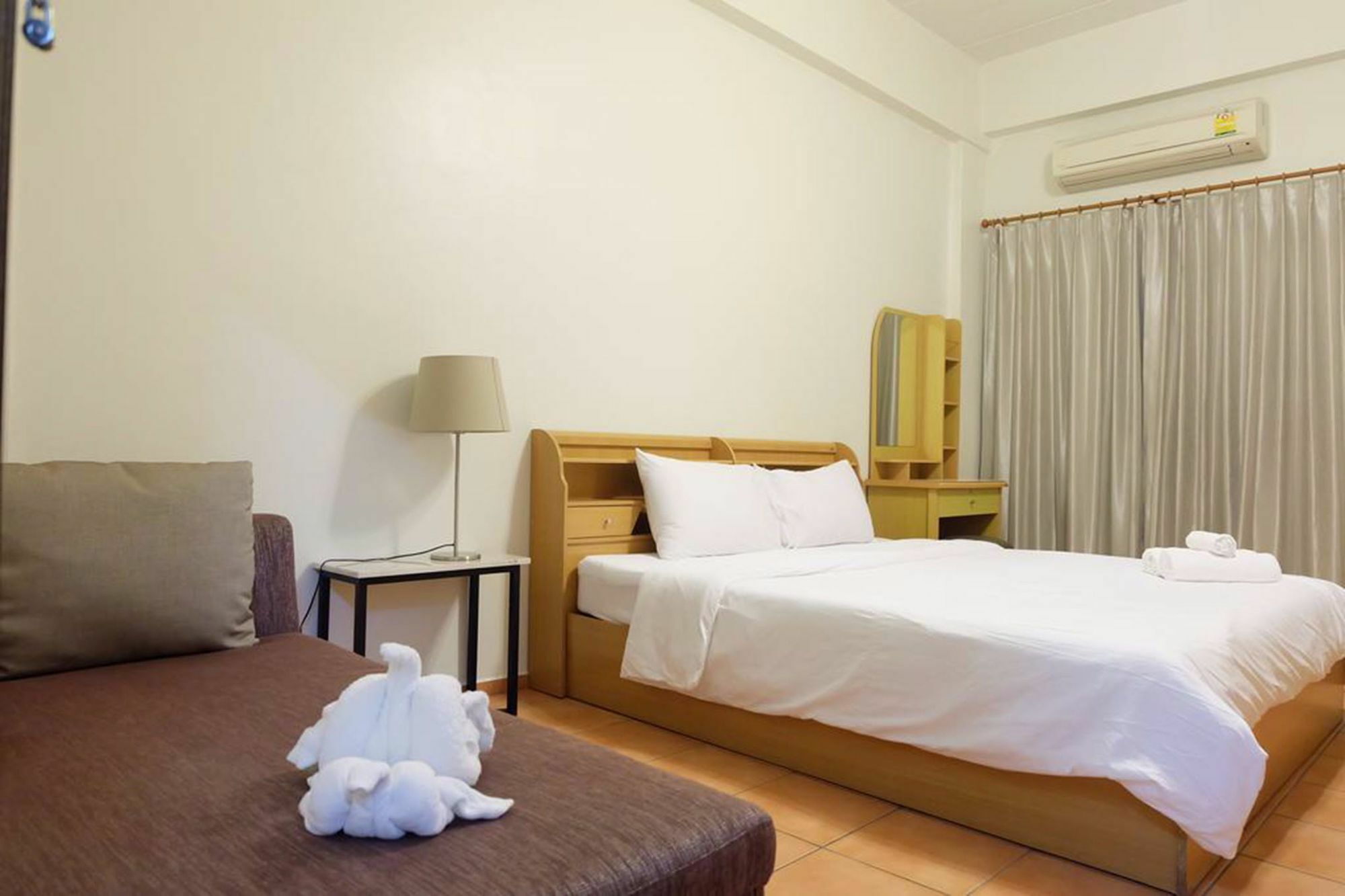 Lomsabai Apartments Bangszen Kültér fotó