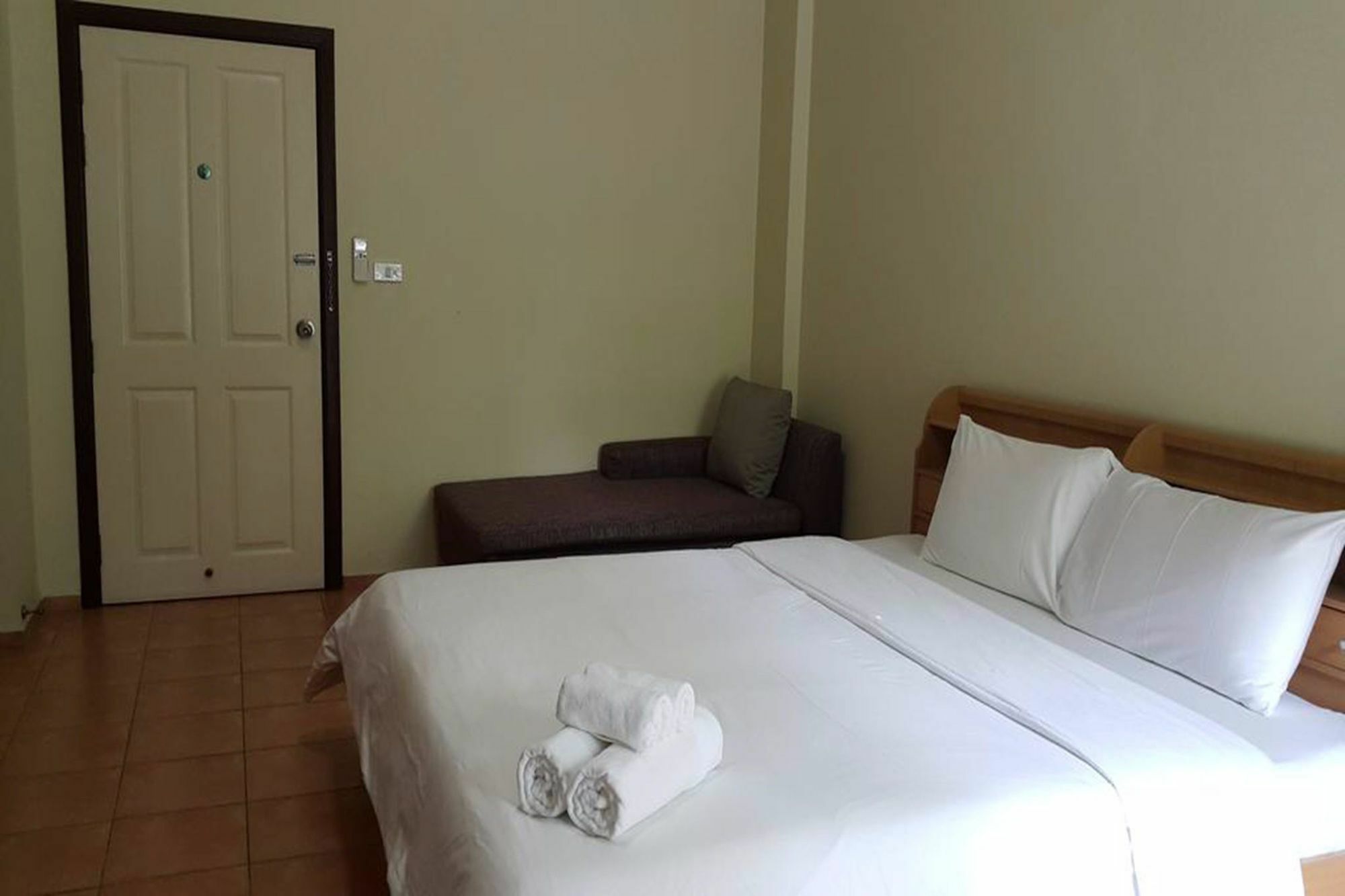 Lomsabai Apartments Bangszen Kültér fotó